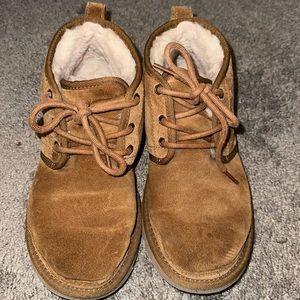 Women’s Neumel Ugg boots in Chestnut size 6